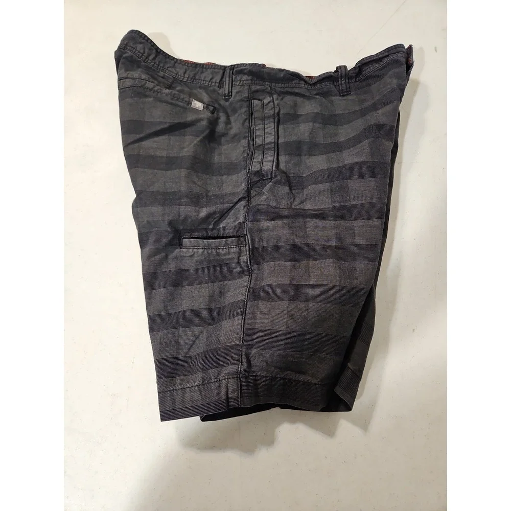 The North Face Shorts Mens 38 Black/Gray Plaid Chino Shorts(A144